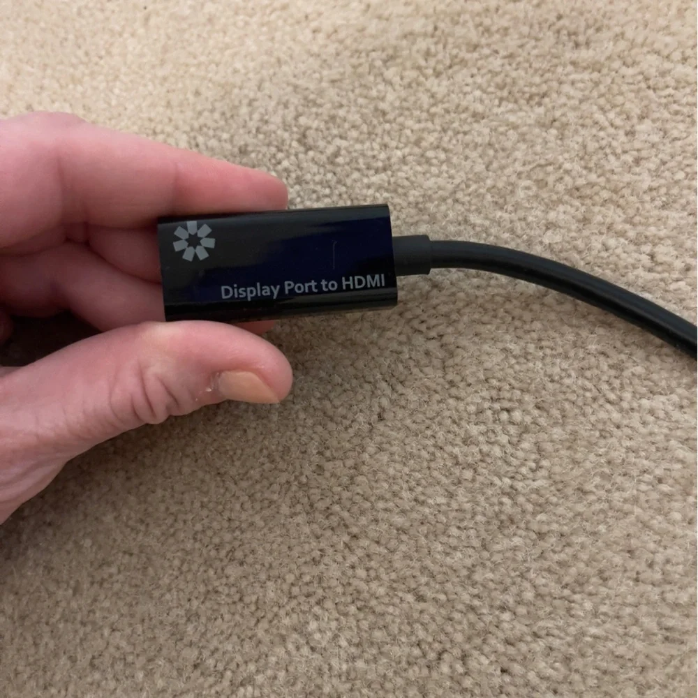 Display Port to HDMI adapter